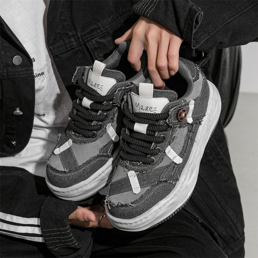 Zapatos de diseño especial de 7 cm con plataforma disuelta y efecto desgastado que aumentan la altura.