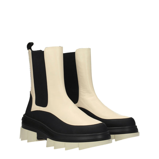 حذاء كاحل من الجلد البيج