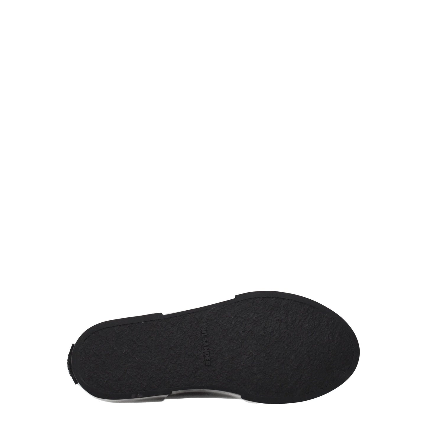 حذاء رياضي أسود عالي الرقبة