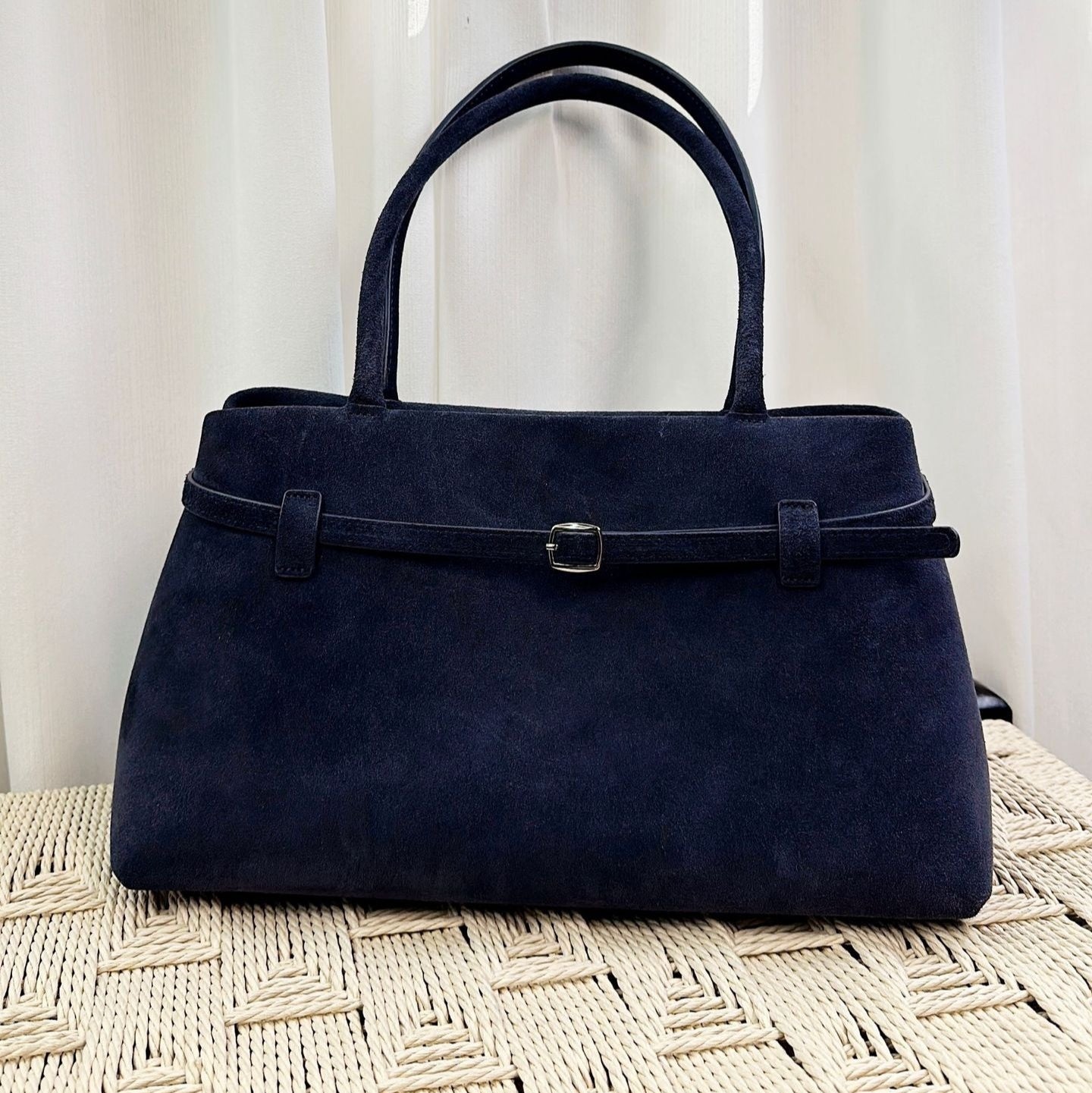 New Niche Underarm Commuter Bag With A Buckle