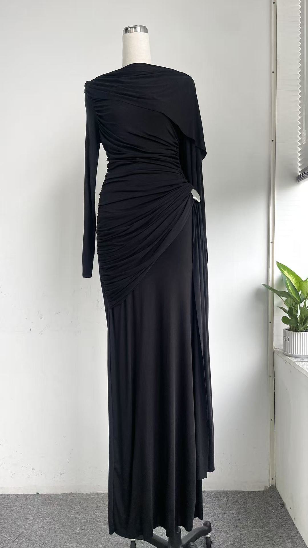 Niche Solid Color Pleating Asymmetric Simple Slim Dress