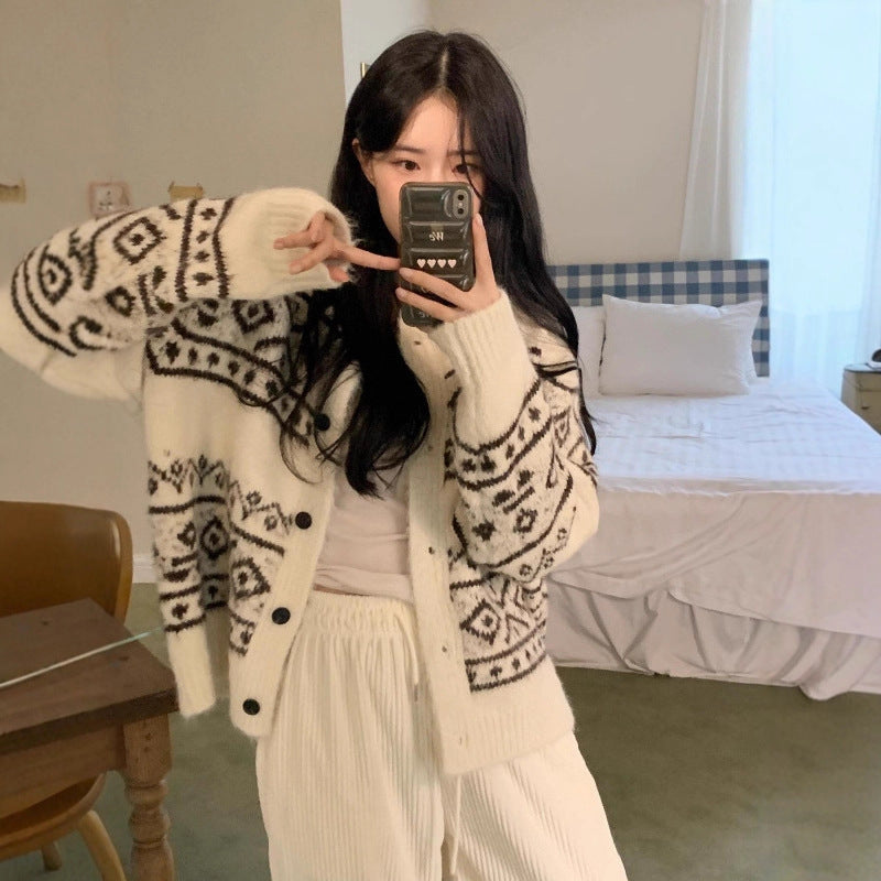 Casual Women's Sweater Geometric Pattern Round Neck Knitted Cardigan